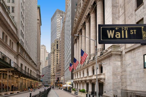 Bancos privados ya venden dólares a $1.460 antes de la apertura del mercado