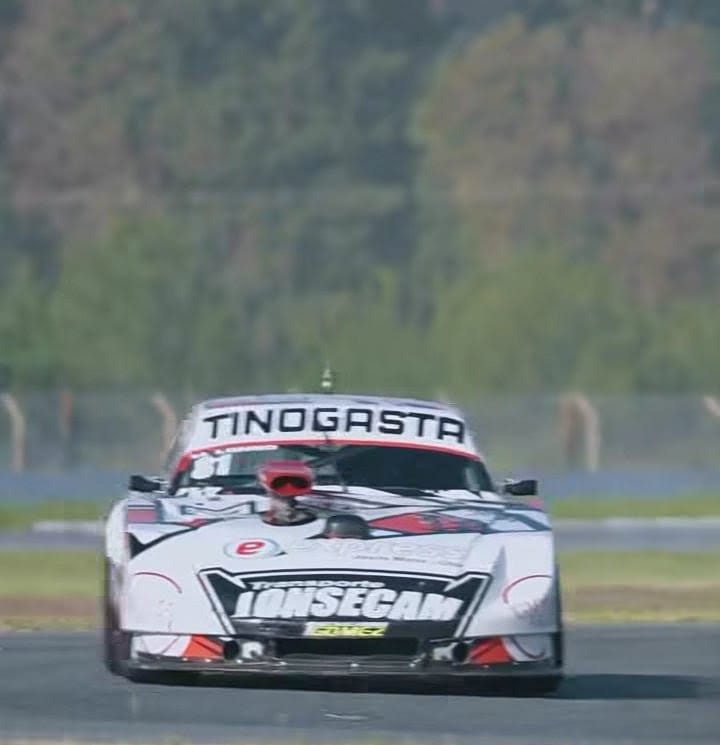 Mauricio Longo logró la pole y sigue firme en el campeonato del TC Pista 4000