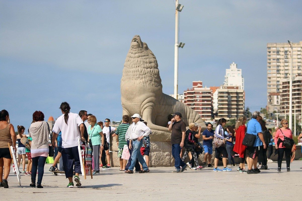 Cuáles fueron los destinos más elegidos y cuánto gastaron los argentinos durante el fin de semana largo