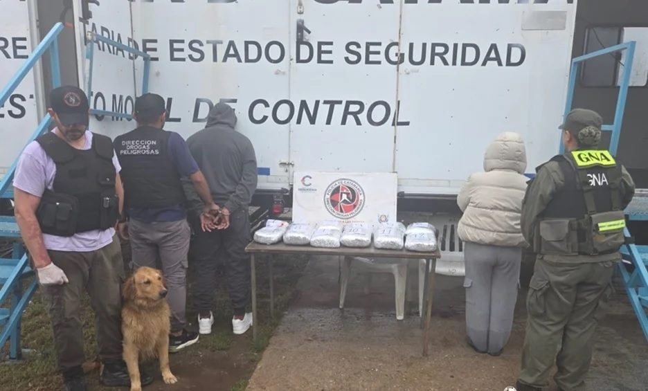 Detienen a un policía con más de 13 kilos de marihuana en un colectivo de larga distancia