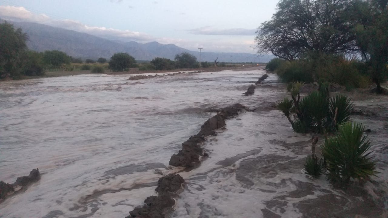 Lluvias en el oeste catamarqueño: advierten por complicaciones en la Ruta 40 y piden extremar precauciones