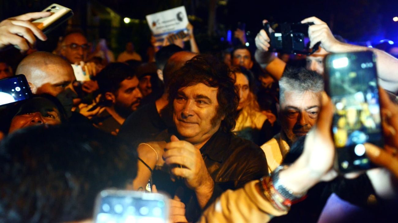 Milei fue recibido por una multitud en Mar del Plata durante el Tour de la Gratitud