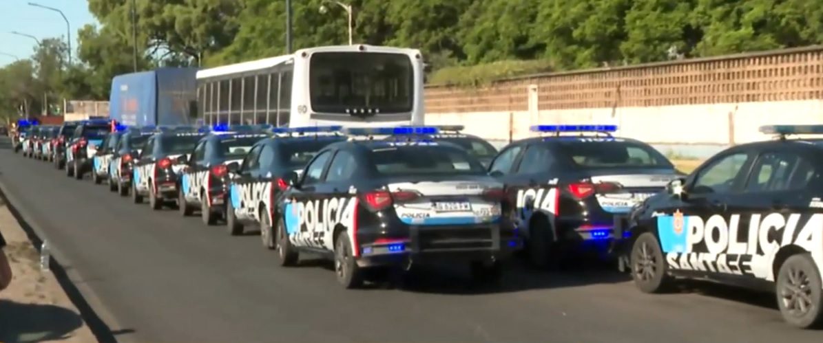 Crisis en Santa Fe: El Gobierno separará a 20 policías por el "abandono de servicio" en Rosario
