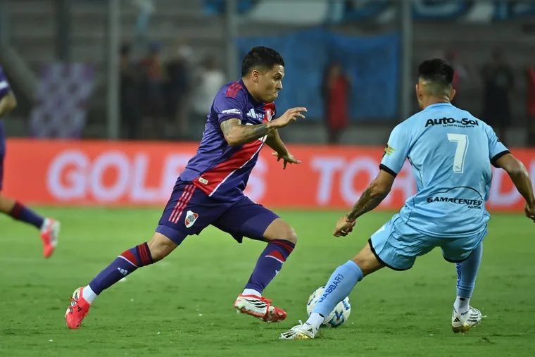 Agónico pase de River en la Copa Argentina: "Juanfer" Quintero destrabó el cerrojo de Ciudad de Bolívar